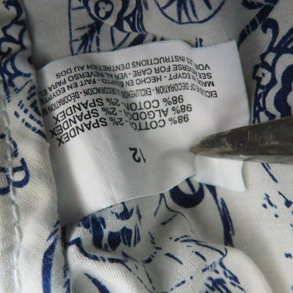 Code Bleu Capris Jeans Size 12 Blue Denim Wash Distressed Faded - Picture 8 of 10